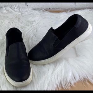 Reaction Kenneth Cole Slip On Sneaker Shoes Size 9